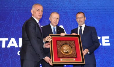 Çin Shenzhou-20 Uzay Aracını Fırlattı