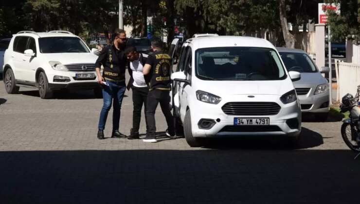Cinler Musallat Oldu, Arkadaşını Vurdu