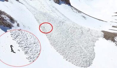 Dağdan kopan çığla sürüklenmeye başladı! Kayakçıdan mucize kurtuluş