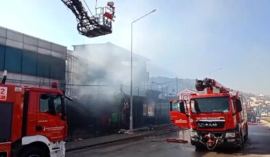 Dikili’de Tarım Marketi Yangını