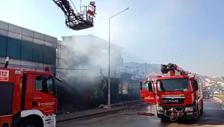 Dikili’de Tarım Marketi Yangını