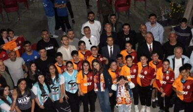 Galatasaray Efsaneleri Cizre’de Gençlerle Buluştu