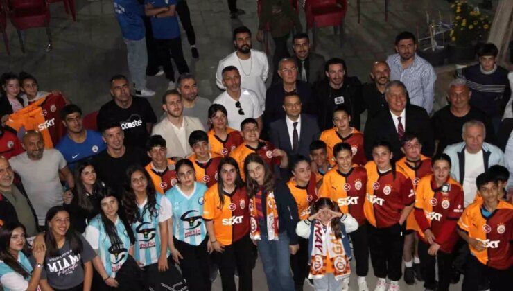 Galatasaray Efsaneleri Cizre’de Gençlerle Buluştu