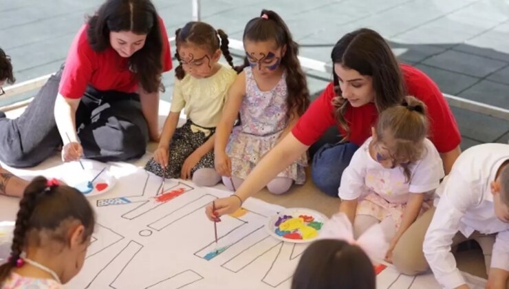 Gönüllüler, Gaziantep’te Çocuk Bayramı’nı Kutladı