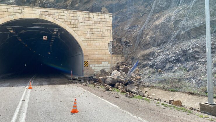 Gümüşhane’de Tünel Çıkışında Heyelan