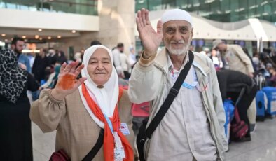 Hac Adayları Kutsal Topraklara Uğurlandı