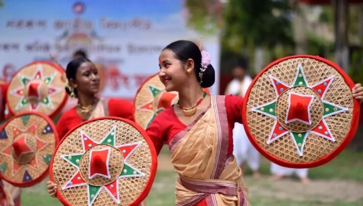 Hindistan’da Rongali Bihu Festivali Coşkusu
