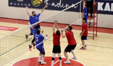 Voleybol Şampiyonası Karabük’te Sürüyor