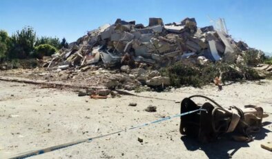 Kahramanmaraş’ta Depremde Hasar Gören Binanın Yıkımı Tamamlandı