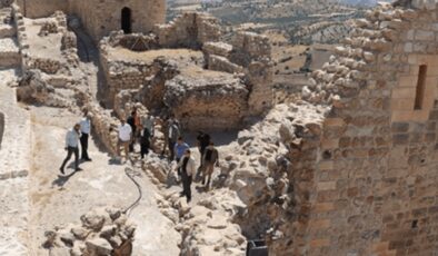 Kahta Kalesi’nde hafta sonu ziyaretçi yoğunluğu yaşanıyor