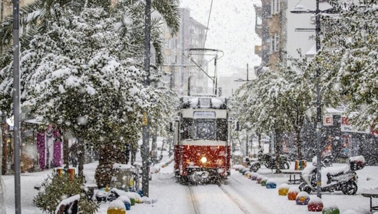 Kar İstanbul’a bu gece saatlerinde sokulacak…