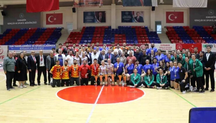 Karabük’te İşitme Engelliler Voleybol Şampiyonası Sona Erdi