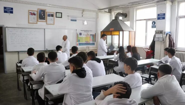 Kayseri Lisesi Temizlik Ürünleri Üretiyor