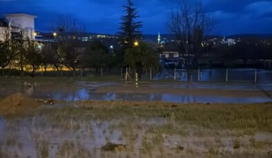 Sağanak Sel Taşkınlarına Neden Oldu