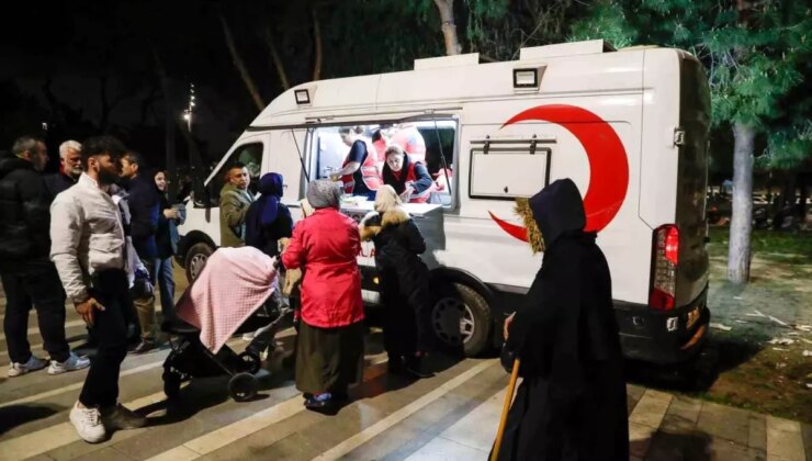 Kızılay Deprem Sonrası Beslenme Desteği Sağladı