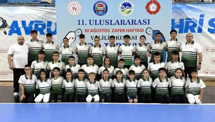 Manisa Büyükşehir Belediyespor Judo Takımı 30 Ağustos Zafer Haftası Valilik Kupası’nda 18 madalya kazandı