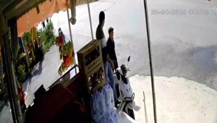 Marketçi Yaşlı Adamla Konuşurken Düştü