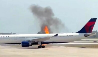 Orlando Havalimanı’nda Uçakta Motor Yangını