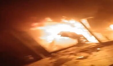 Sultangazi’de ayakkabı mağazasında yangın; alevlerden böyle kaçtılar