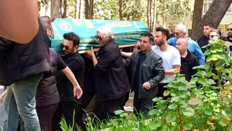 Tarkan, Annesini Son Yolculuğuna Uğurladı