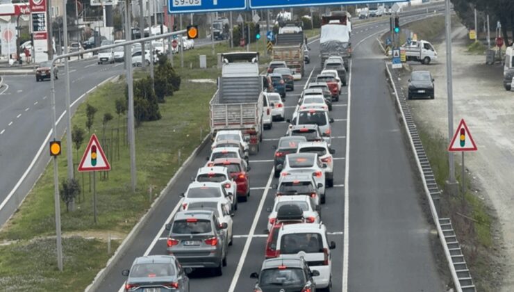 Tekirdağ-İstanbul kara yolunda trafik kilitlendi
