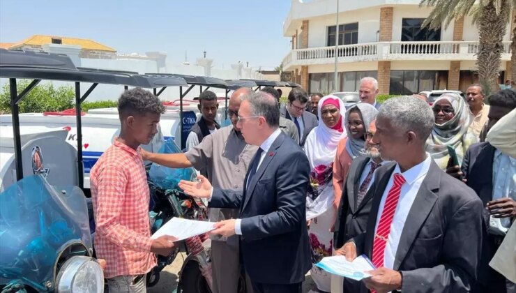 TİKA, Sudan’da Su Tankeri Dağıttı