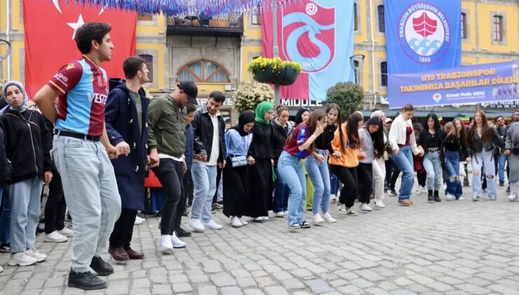Trabzonspor taraftarları, UEFA Gençlik Ligi finalini dev ekrandan takip etti