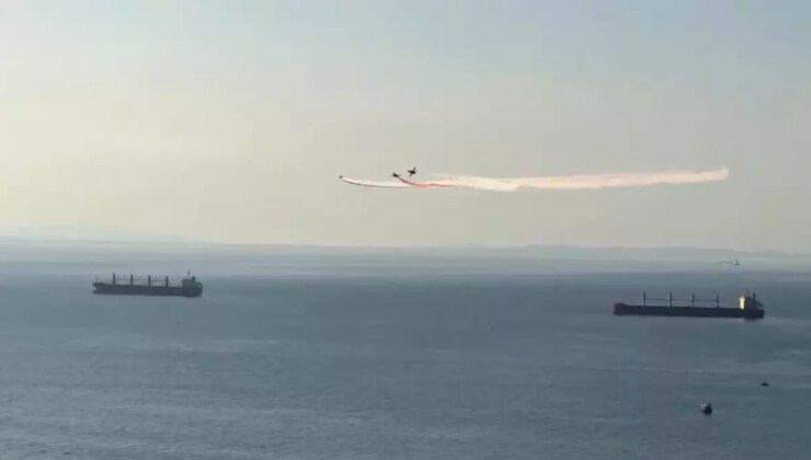 Türk Yıldızları İskenderun’da Gösteri Düzenledi