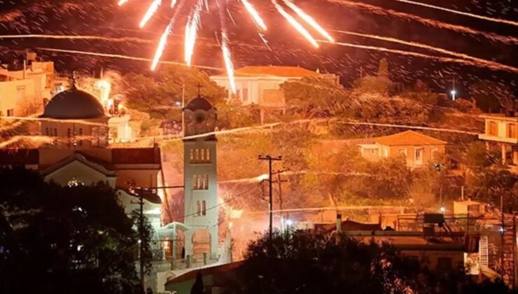 Yunanistan’da Paskalya günü, iki rakip cemaatin roket savaşıyla kutlandı.