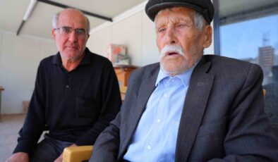 102 Yaşındaki Cemal Dede Geçmişiyle Kahramanmaraş’ın Hafızası Oldu