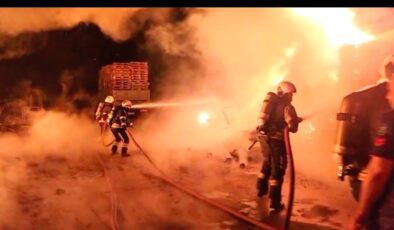 Gebze’de Palet Deposunda Korkutan Yangın!