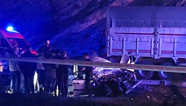 Nallıhan’da Otomobil ve Kamyon Çarpıştı