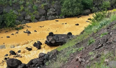 Şebinkarahisar’da Kaza: Öğretmen Dereye Uçtu