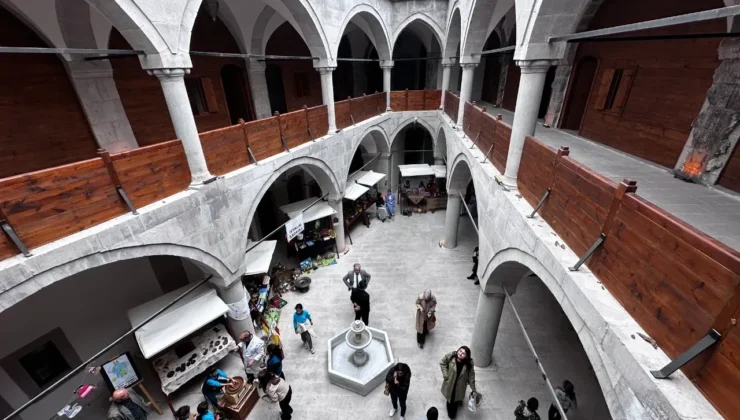Asırlık Taşhan Minik Dahilerle Şenlendi