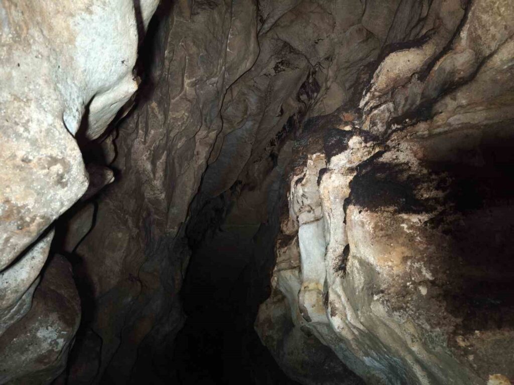 Yazkonağı Mağarası1