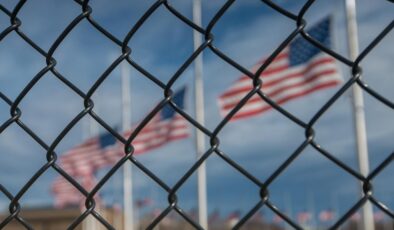 ABD yönetimi, Colorado eyaletine göçmenlik yasalarını engellediği gerekçesiyle dava açtı