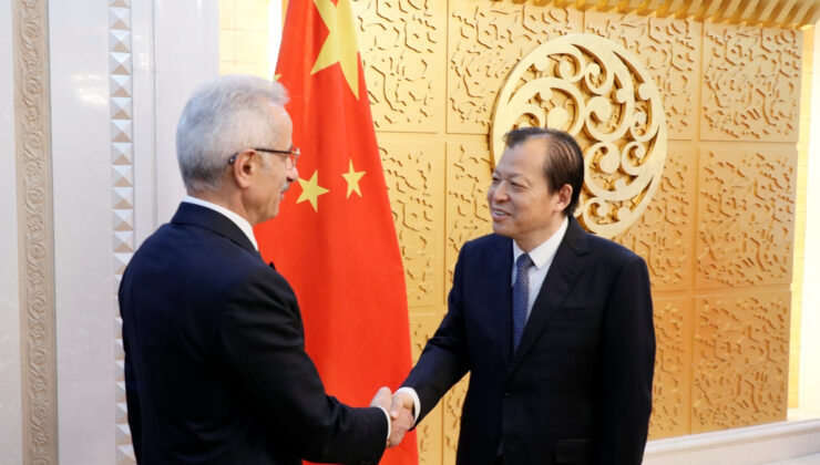 Abdulkadir Uraloğlu Çin’de mevkidaşı Liu Vey ile bir araya geldi