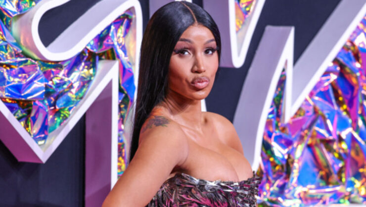 Amerikalı şarkıcı Cardi B’nin Hürrem Sultan hayranlığı devam ediyor