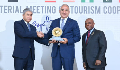 Antalya, D-8 Ülkeleri Arasında “Yılın Turizm Şehri” Seçildi