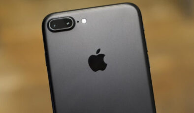 Apple, iki iPhone modelini daha emekliye ayırdı