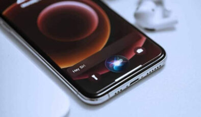 Apple, Siri’yi ChatGPT’ye rakip olacak şekilde yeniliyor