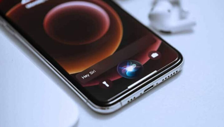 Apple, Siri’yi ChatGPT’ye rakip olacak şekilde yeniliyor