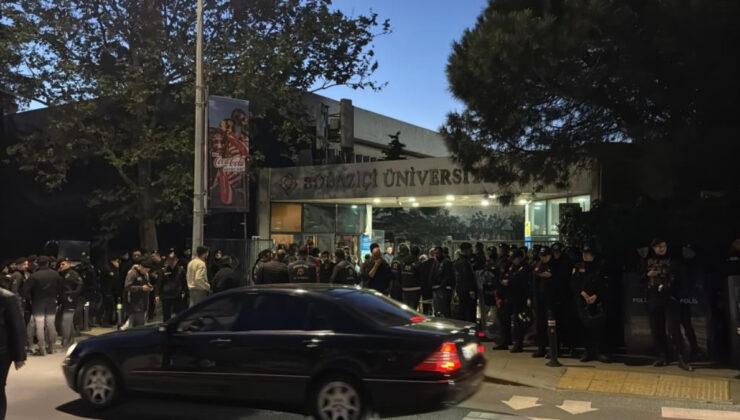 Boğaziçi Üniversitesi’nde göstericiler polise saldırdı