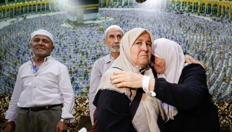 Bursa’da 25 yıldır konuşmayan iki komşu Mekke’de barıştı