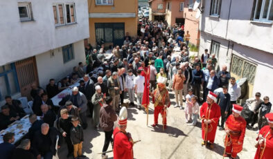 Bursa’da 672 yıllık tarifle hazırlanan ‘Dede Aşı’ heyecanı