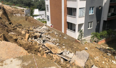 Bursa Gemlik’te Hafriyat Çalışması Sonrası Yol Çöktü
