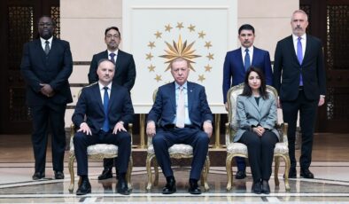 Büyükelçilerden Cumhurbaşkanı Erdoğan’a güven mektubu