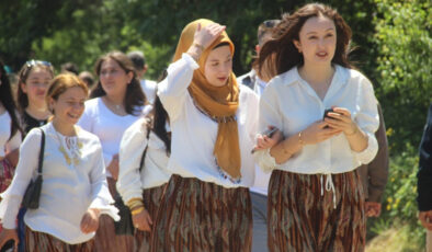 Çanakkaleli gençler Aşıklar Sokağı’nda kısmetini aradı