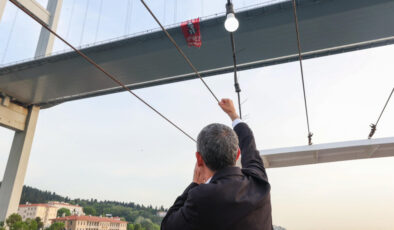 CHP’den 15 Temmuz Şehitler Köprüsü’nde İmamoğlu eylemi