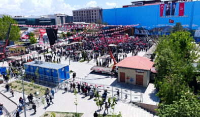CHP’nin Van’daki mitingine katılım düşük oldu